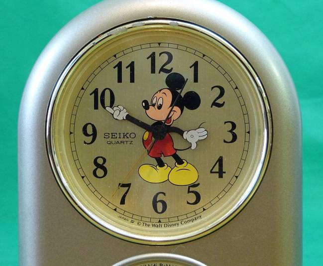 1987 Seiko Mickey Mouse Musical Alarm Clock Plays 7 Disney Songs QFD206G