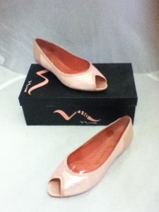 Nina Women's Smile Peep Toe Pum...