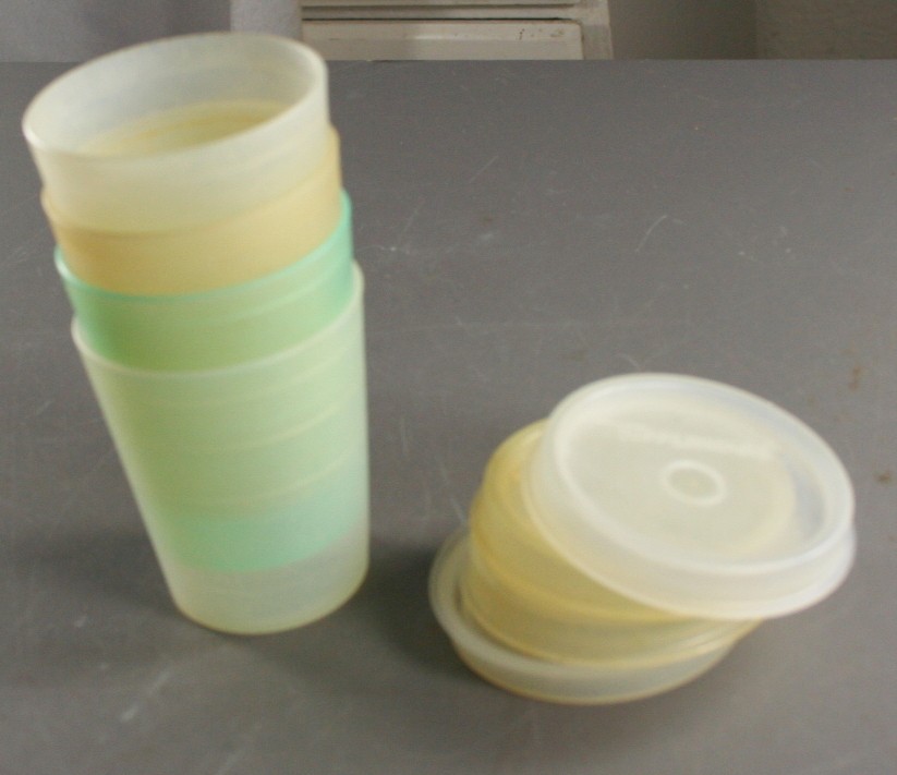 vintage tupperware,plastic,2 oz,midgets,seals