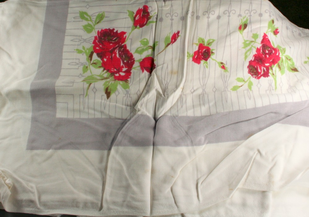 vintage fabric,tablecloth,rayon,midcentury,print
