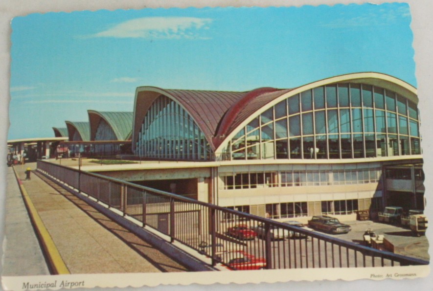vintage postcard,St. Louis,Missouri,Lambert field,municipal airport