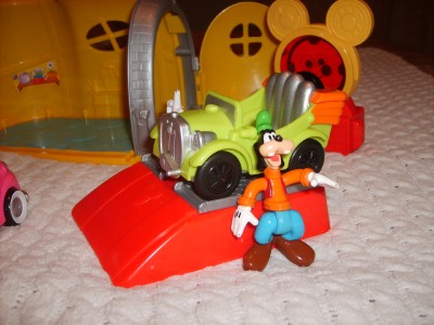 mickey mouse shoe garage toy