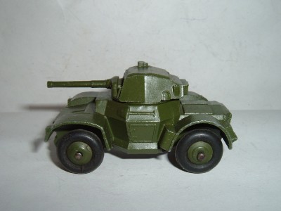 dinky toys armoured car 670