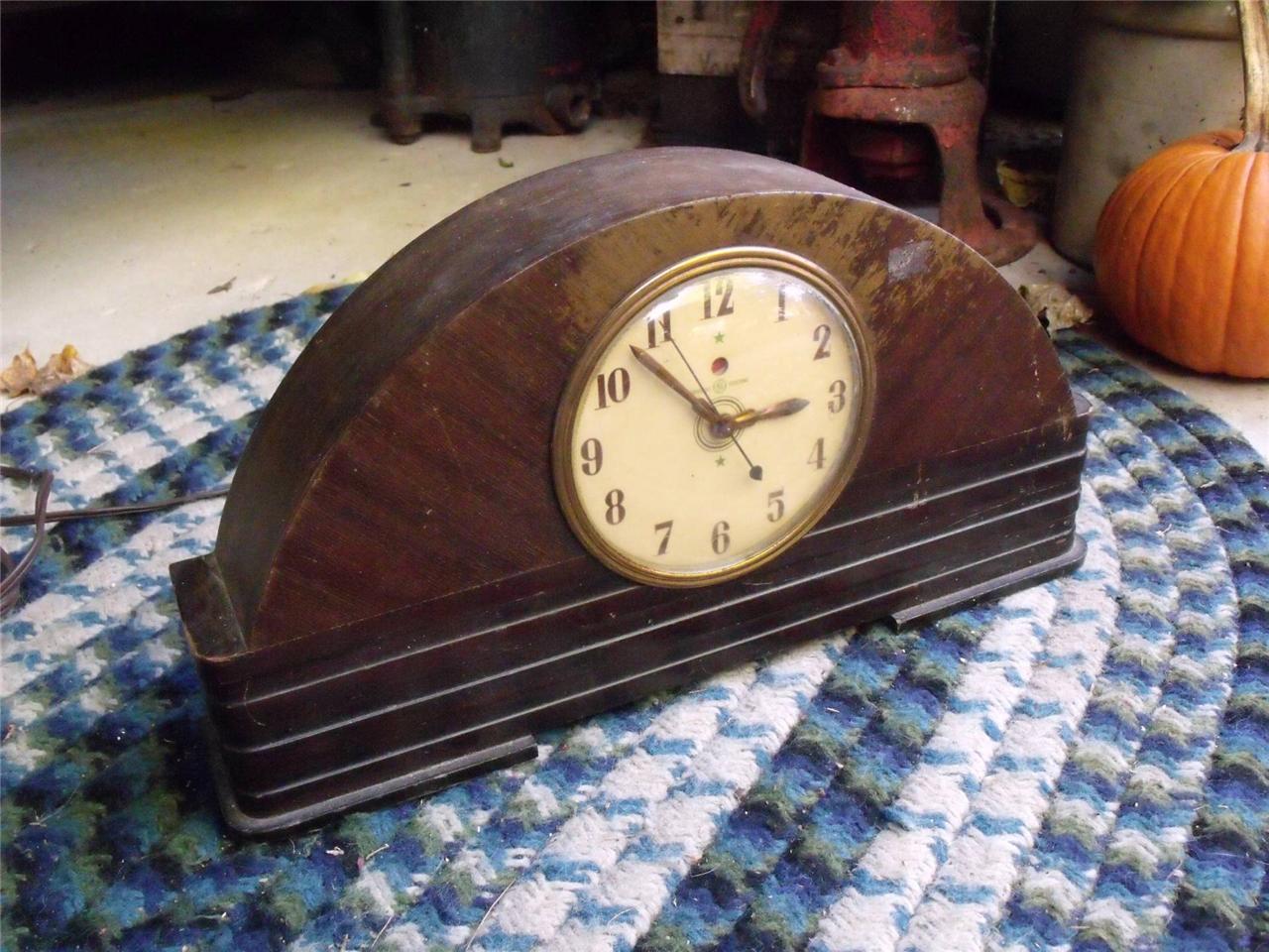 Vintage Art Deco Era General Electric Model 4H12 Electric Mantel Clock