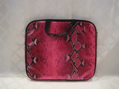 Betsey Johnson Laptop  on Betsey Johnson Hot Pink Metal Edge Laptop Case   Ebay