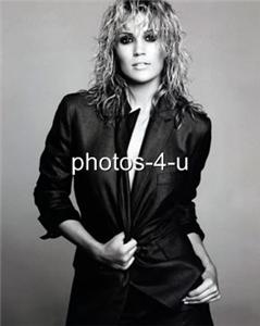 *UNBUTTONING SHIRT* B&W 8x10 Photo of Carrie Underwood