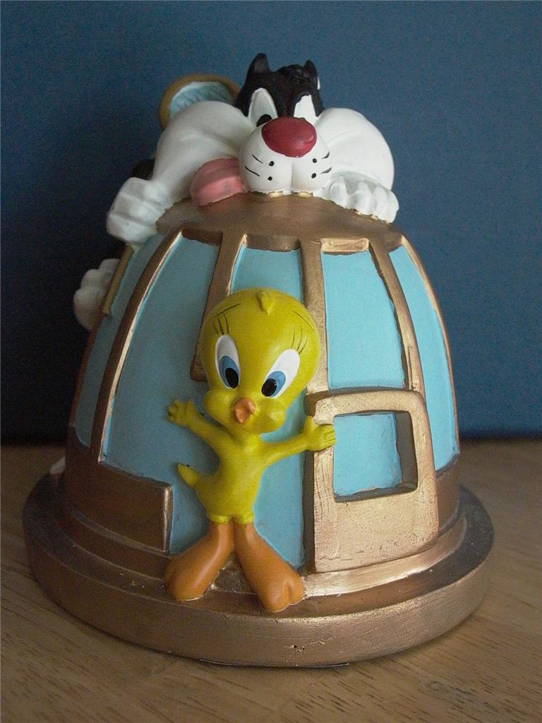 New Looney Tunes Collectible Tweety Bird Slyvester in Cage Money Coin