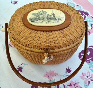 vintage authentic NANTUCKET BASKET PURSE signed WRIGHT scrimshaw