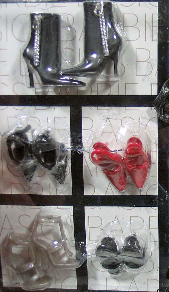 ... BARBIE BASICS Accessory Pack Look Collection No 1 01 001 1.0 â€¢ R9930