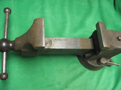 EARLY REED No. 204 VINTAGE HEAVY DUTY SWIVEL BENCH VISE 
