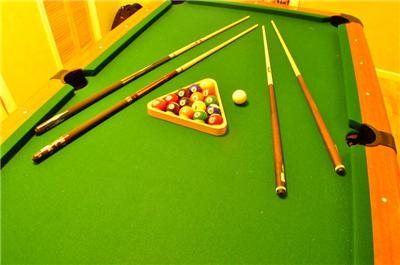 chicagoan pool table