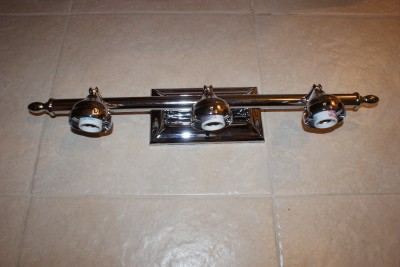 Bath Vanity Lights on Light Bath Vanity Chrome W Glass Shades New In Box      Ebay