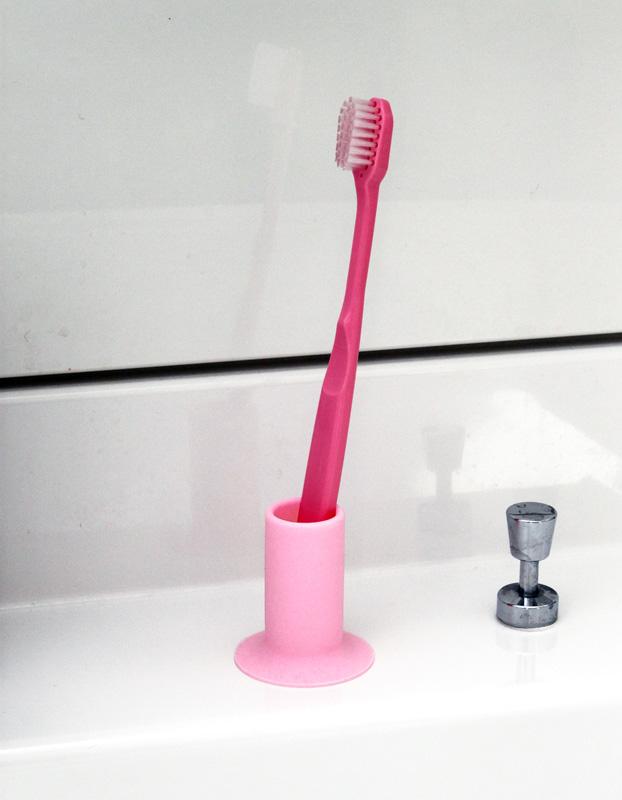 1pc x Japan LEC Toothbrush Holder Suction Cup Toothbrush Rack (Red