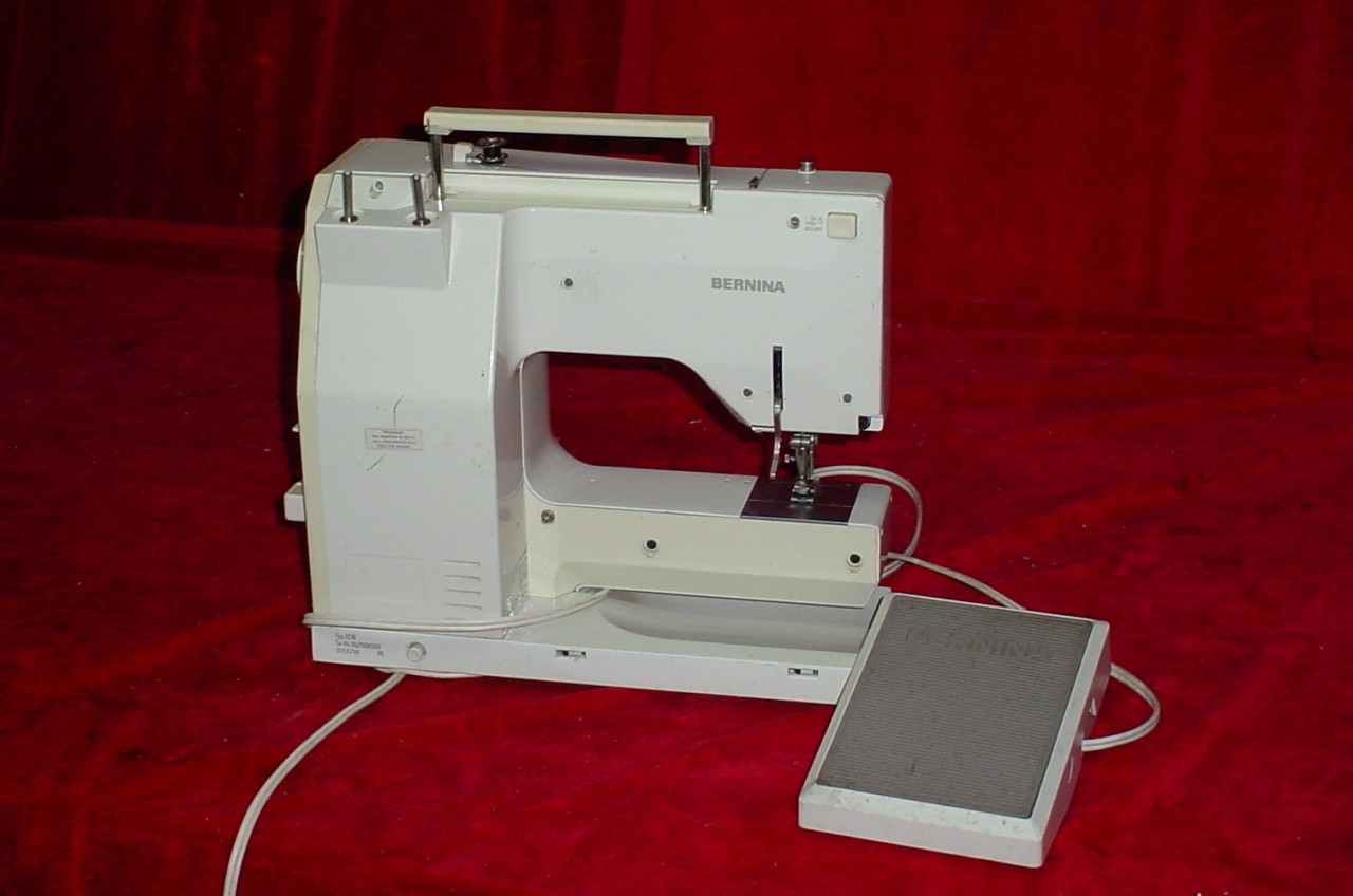 Bernina 1230 Sewing Machine computerized sewing / quilting with foot