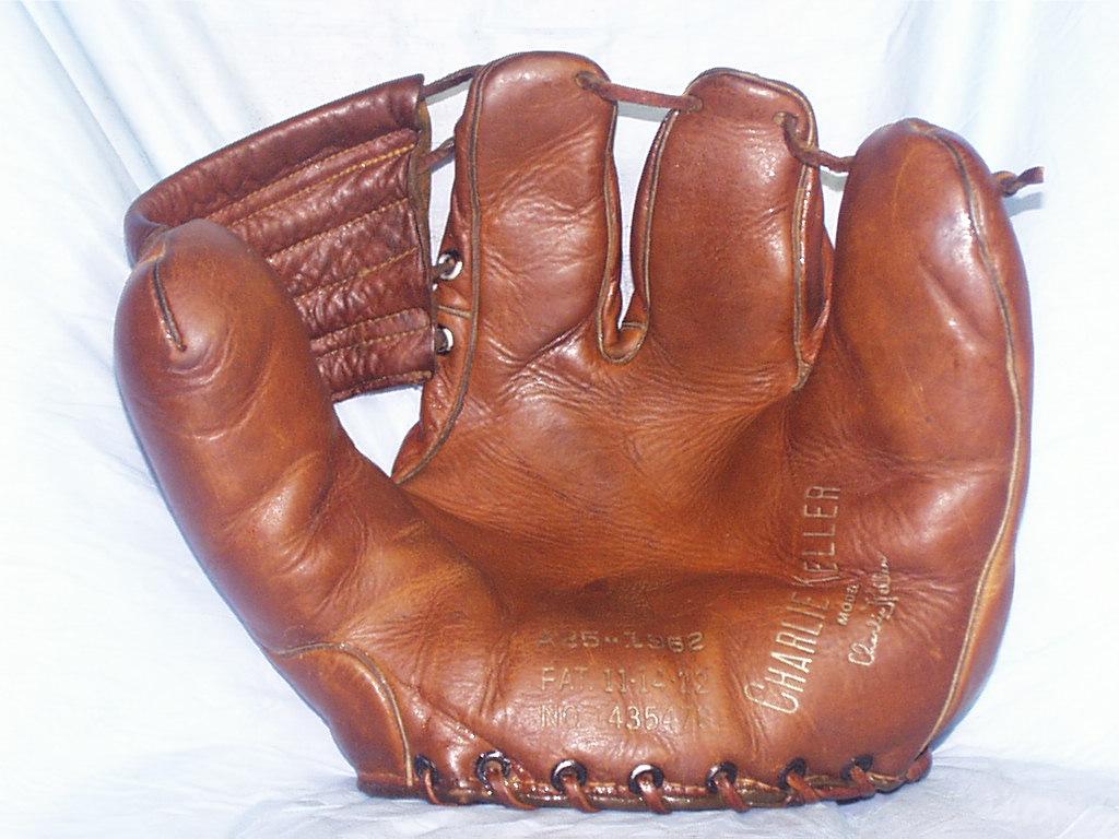 Vintage c1950 C Keller Hiawatha 3 Finger Baseball Glove