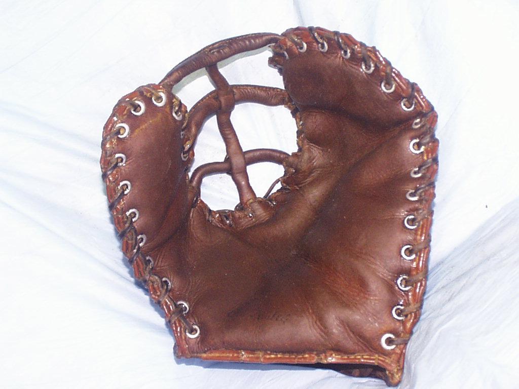 Vintage c'41 Draper-Maynard Baseman Mitt/Baseball Glove