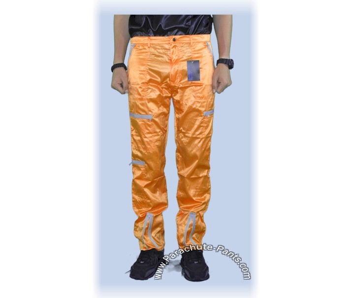 All Listings Parachute pants definition is - baggy casual pants of lightweight fabric often with an elastic or drawstring at the waist and the cuffs. baggy casual pants of lightweight fabric often with an elastic or drawstring at the waist and the cuffs.