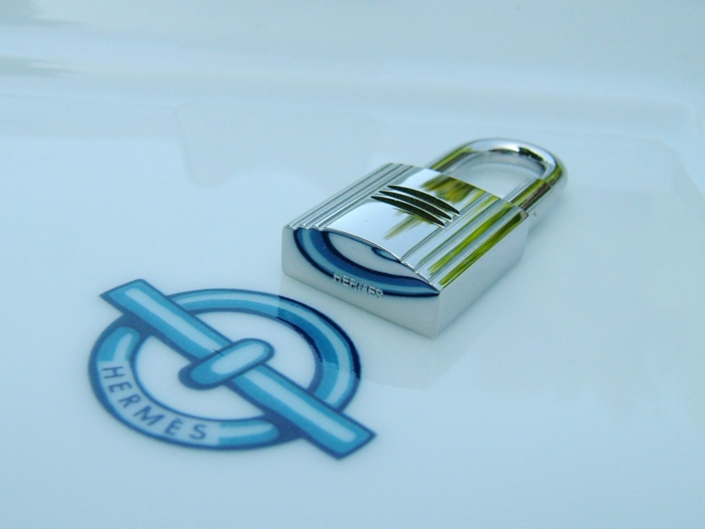Free Image Hosting at www.auctiva.com
