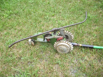 sprinkler national tractor lincoln nebraska vtg lawn a5 walking iron cast