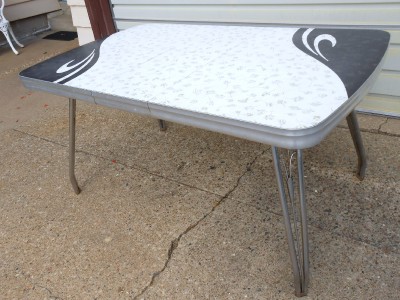 vtg retro kitchen table chrome w formica black white vtg retro kitchen table chrome w formica black white