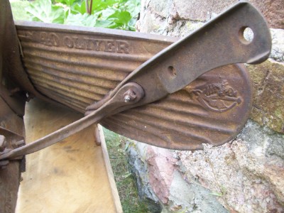 Horse-Drawn-Turning-Plow ... Primitive Antique Vtg Old OLIVER #40 SINGLE BOTTOM HORSE DRAWN PLOW