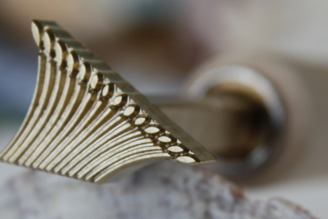 VARIOUS BOOKBINDING HAND TOOLS, GILDING LEATHER FINISHING TOOLS. FER A