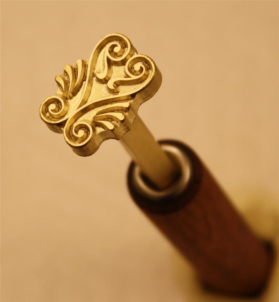 VARIOUS BOOKBINDING HAND TOOLS, GILDING LEATHER FINISHING TOOLS. FER A