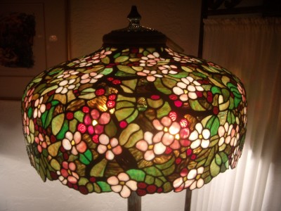 Tiffany Lamp Ebay on Spreading Cherry Tree Tiffany Lamp   Ebay