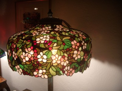 Tiffany Lamp Ebay on Spreading Cherry Tree Tiffany Lamp   Ebay