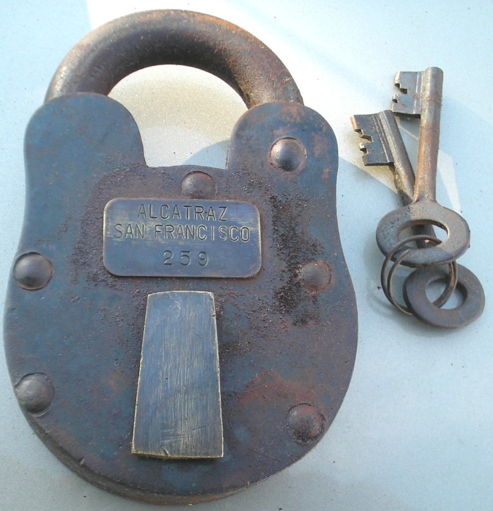 Cast Iron Alcatraz Penitentiary Prison Padlock Lock With Keys Free