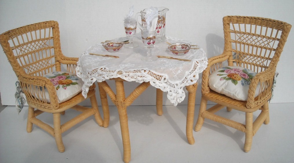 AMERICAN GIRL DOLL PLEASANT COMPANY Samantha WICKER TABLE CHAIRS 4 LEMONADE
