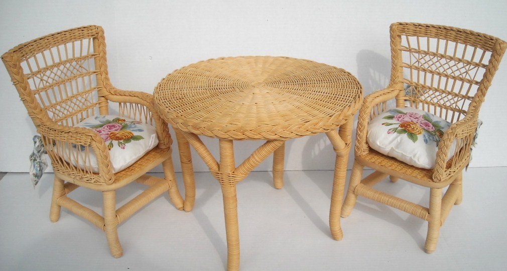 AMERICAN GIRL DOLL PLEASANT COMPANY Samantha WICKER TABLE CHAIRS 4 LEMONADE