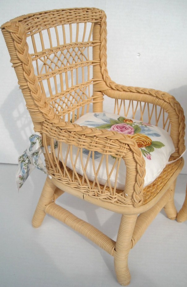 AMERICAN GIRL DOLL PLEASANT COMPANY Samantha WICKER TABLE CHAIRS 4 LEMONADE