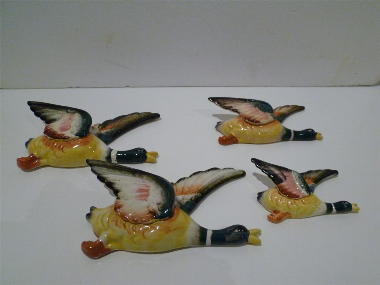 VINTAGE DECO RETRO SET 4 CERAMIC "Flying Ducks" HANGING WALL ORNAMENTS