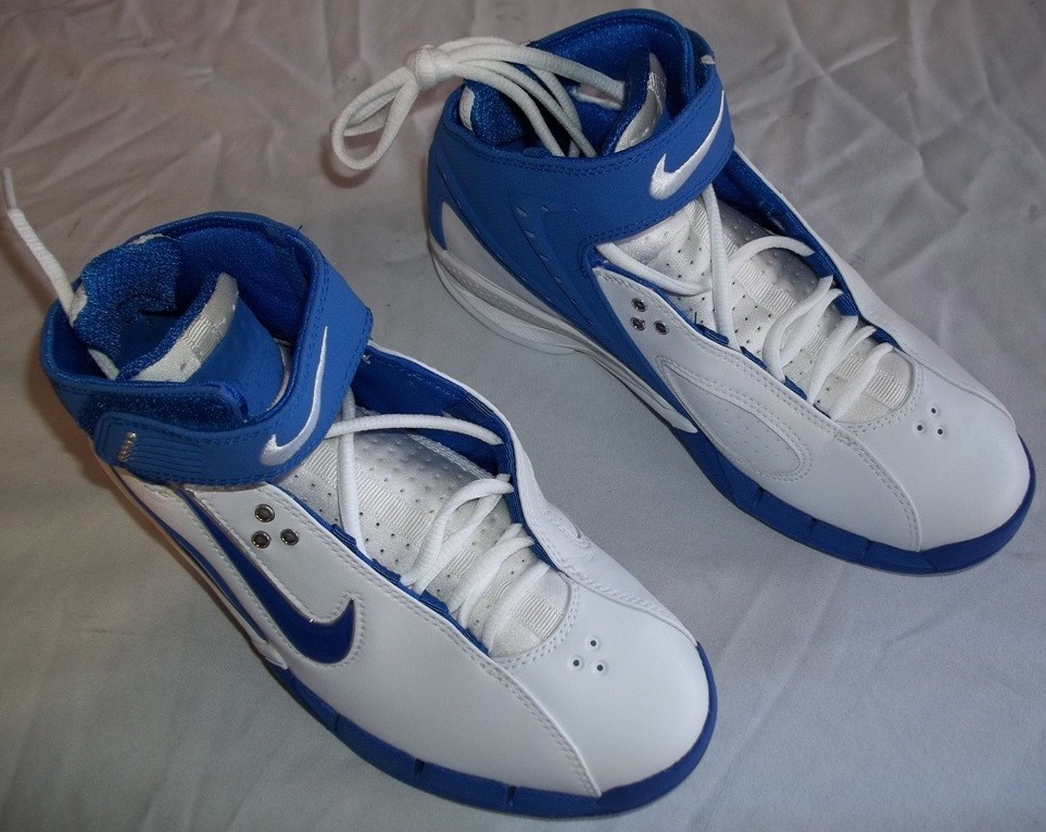 blue nike womens basketball shoes