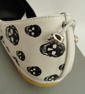 alexander mcqueen flats with skull