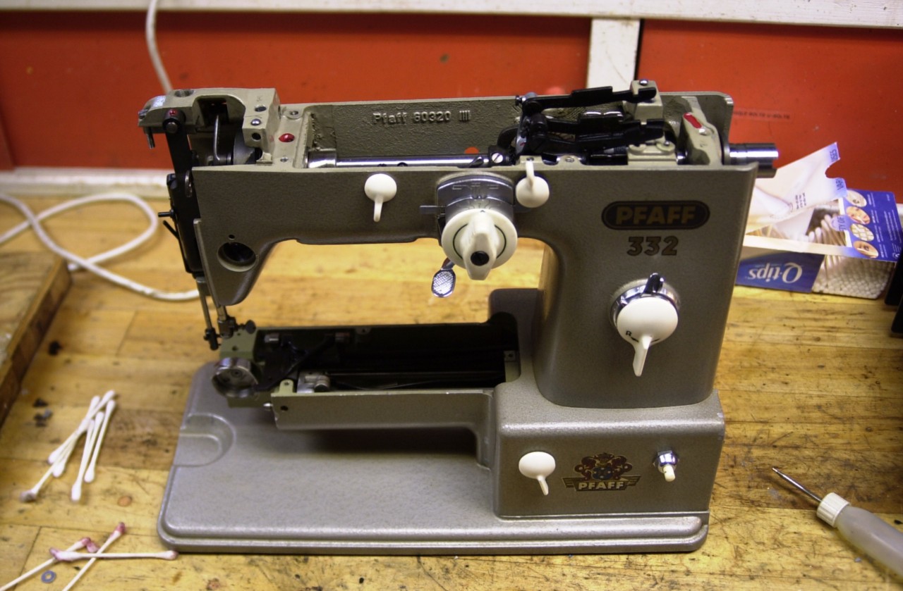EXC PFAFF 332 INDUSTRIAL STRENGTH SEWING MACHINE SERVICED W/ WARRANTY