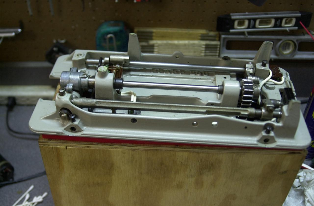 EXC PFAFF 260 INDUSTRIAL STRENGTH SEWING MACHINE SERVICED W/ WARRANTY