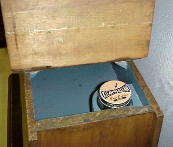 shoe polish stand