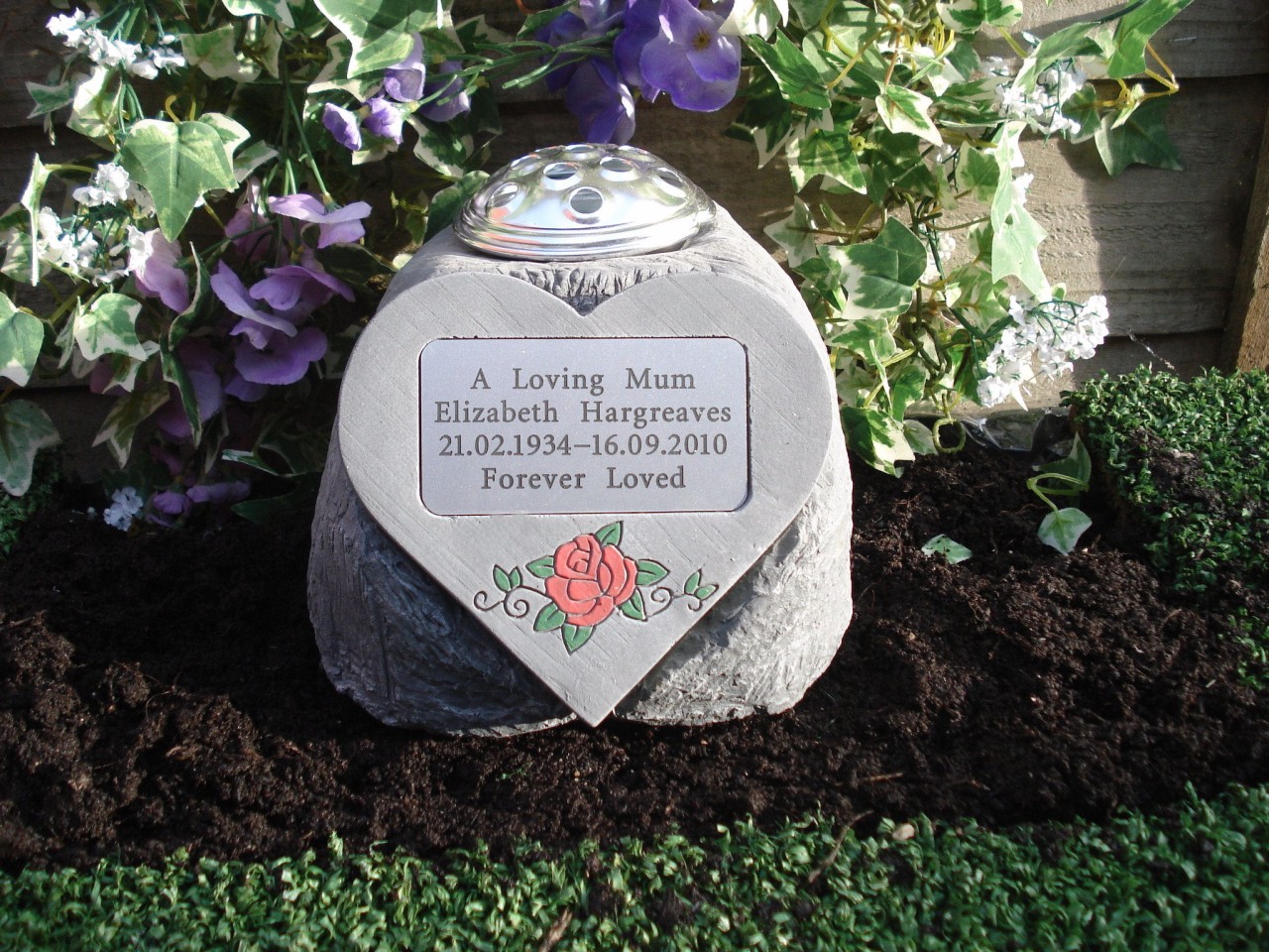 Personalised Memorial Rose Heart / Grave Marker and Flower vase Holder