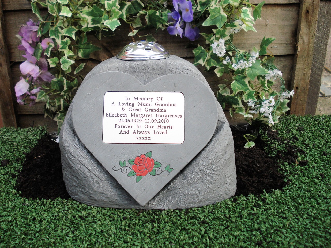 Personalised Memorial Rose Heart / Grave Marker and Flower vase Holder