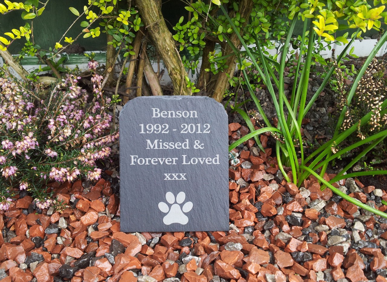 Natural Slate Pet Memorial Grave Marker Headstone 11cm x 14cm Small Dog
