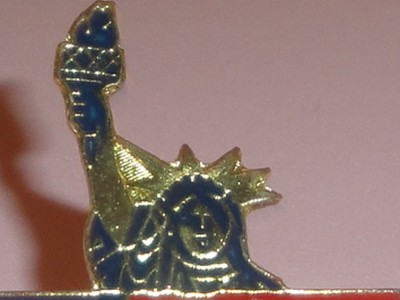Statue Liberty Tickets on American Flag Statue Of Liberty Pin Enamel Metal Vtg   Ebay
