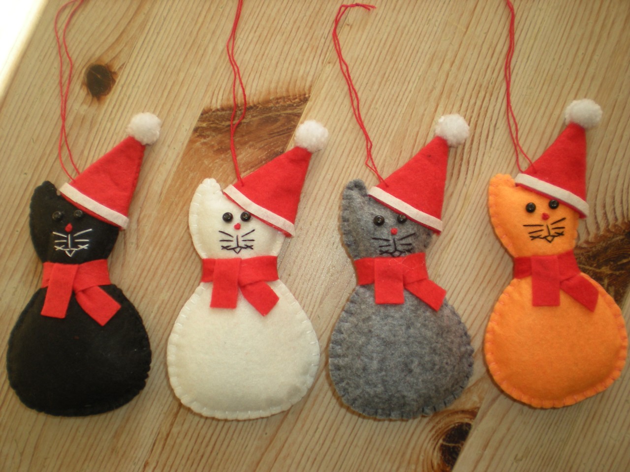 festive cat felt hanging xmas tree decorations black white festive cat felt hanging xmas tree decorations black white
