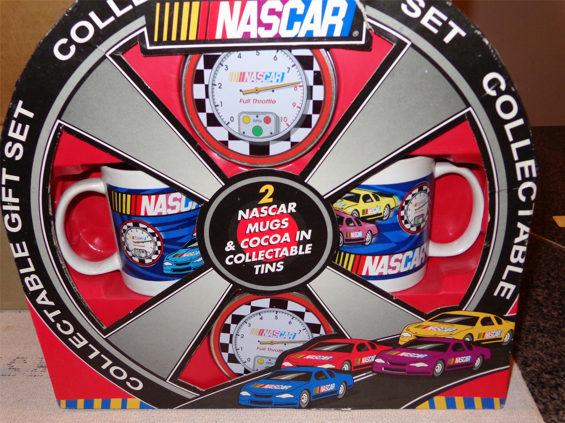 NASCAR COLLECTABLE GIFT SET 2 NASCAR MUGS & COCOA IN COLLECTABLE TINS
