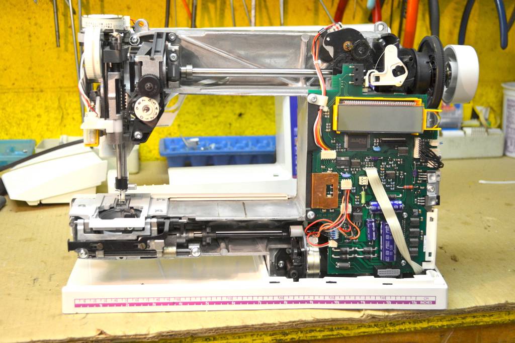 Husqvarna Viking Rose Computerized Sewing and Embroidery Machine