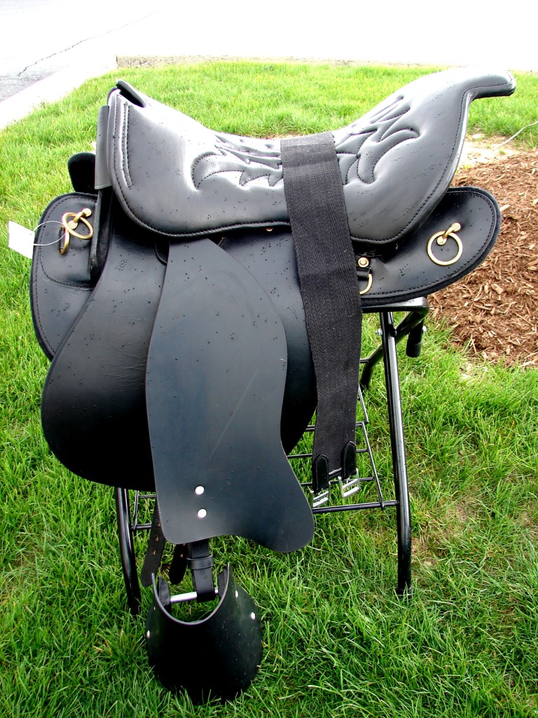 18" BROWN/ BLACK TROOPER ENDURANCE GAITED ENGLISH WESTERN LEATHER