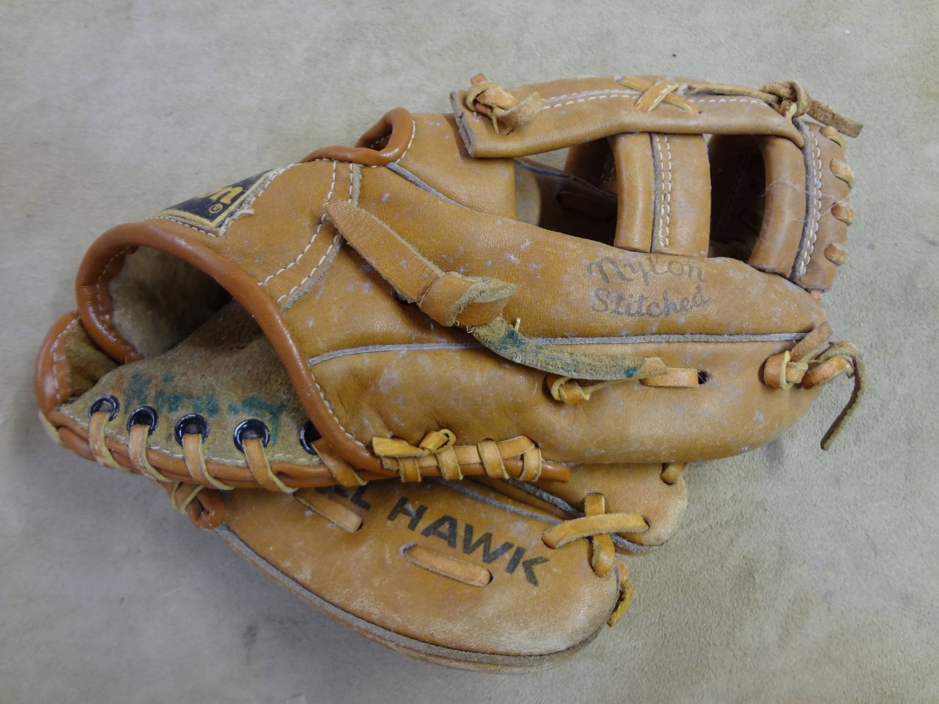 VINTAGE 1980s FRED LYNN WILSON A2285 BALL HAWK BASEBALL GLOVE BOSTON