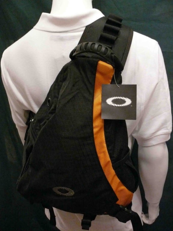 OAKLEY SANDBAG BACKPACK SLING SHOULDER BAG NEW eBay