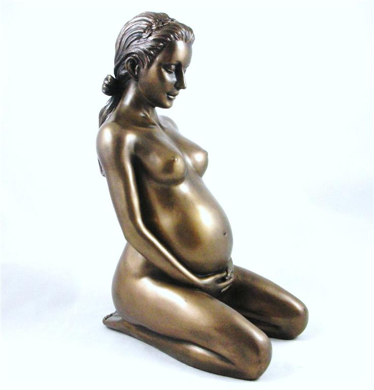 Pregnant Female Figurine 113